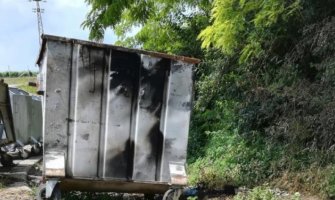 Dvije osobe uhapšene zbog smrti starice: Ubijena, pa zapaljena u kontejneru