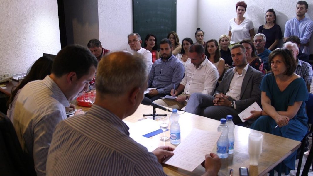 momisici00003324Still0011030x579