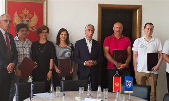 Potpisani ugovori sa nevladinim organizacijama u Nikšiću