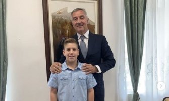 Đukanović čestitao trinaestogodišnjem Đorđu na herojskom činu