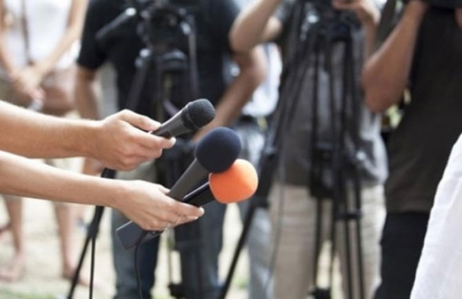 HRA: Hitno usvojiti izmjene krivičnog zakonika u cilju jačanja zaštite novinara
