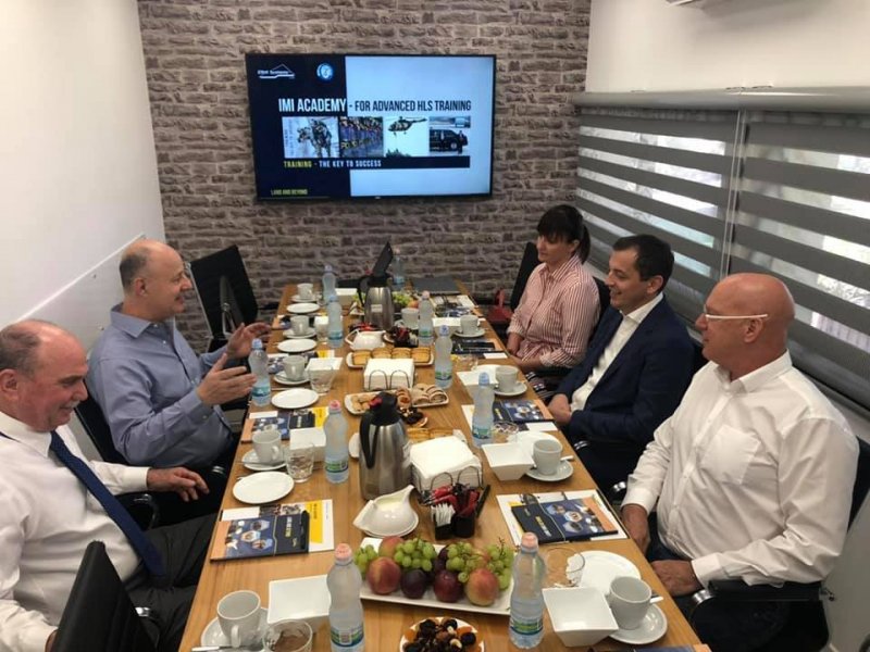 6673814624591752009832677023007896807931904n