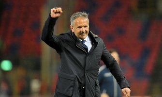 FK Bolonja: Mihajlović je u bolnici, naprijed Siniša!