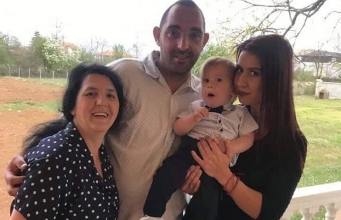 Bebi Kojović potrebni su ljekovi i hrana