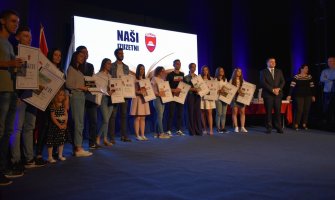 Uručena priznanja najboljim bjelopoljskim đacima, Smolović: Nijeste ovdje slučajno