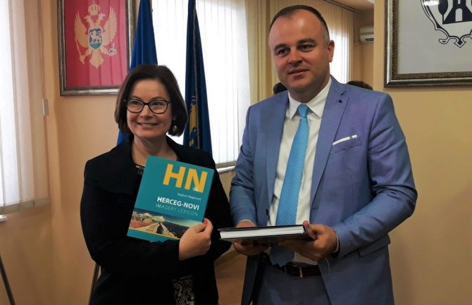 Herceg Novi posjećuje sve veći broj američkih državljana, graditi mostove povjerenja i prijateljstva