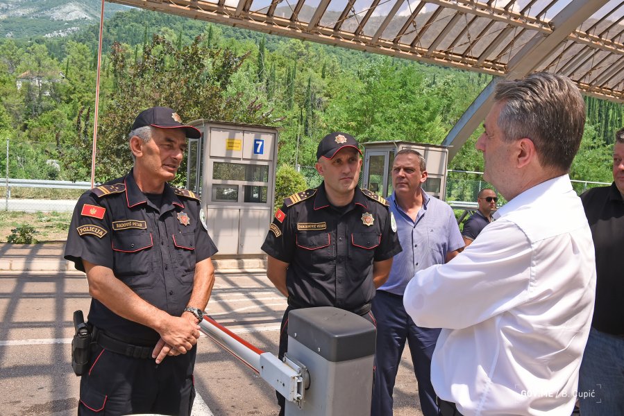 483295556474cc8f85789o