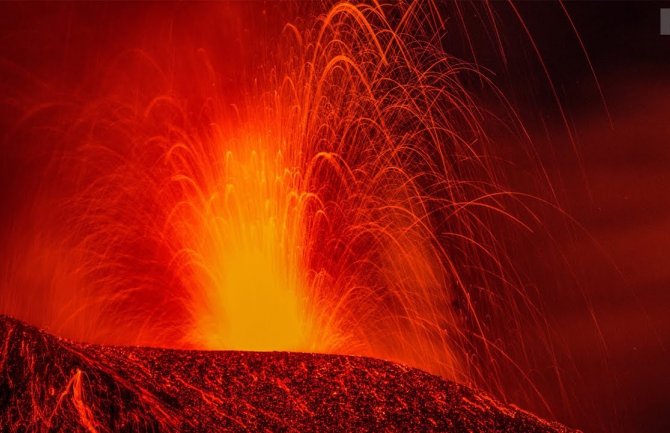 Erupcija Etne: Zatvorena dva italijanska aerodroma (VIDEO)