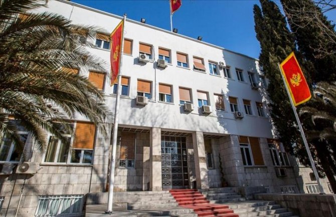 U Skupštini 20 odsto više službenika