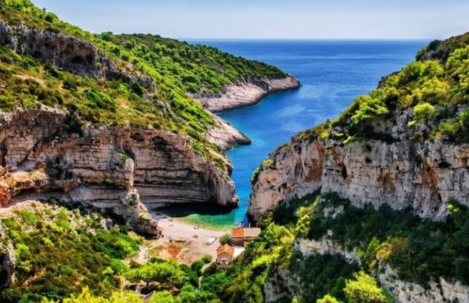 Danas sunčano i veoma toplo, do 37 stepeni 