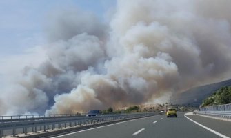 Zatvoren dio autoputa kod Šibenika (VIDEO)