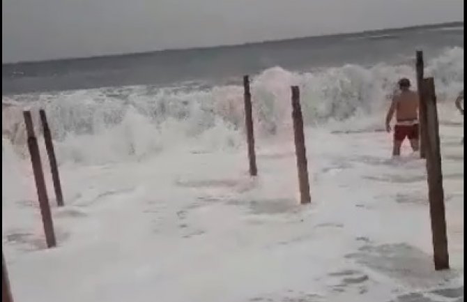 Nesavjesni kupači ugrožavaju svoj i život spasilaca