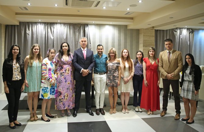 Đukanović sa iseljenicima: Češće dolazite u CG, ovo je vaša zemlja