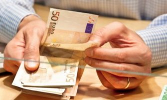 Prosječna zarada u decembru 527 eura