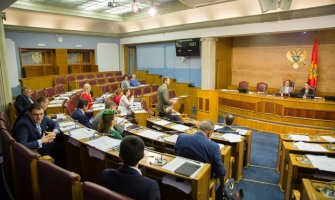 60% od plate poslanicima koji duže od 30 dana ne učestvuju u radu Skupštine