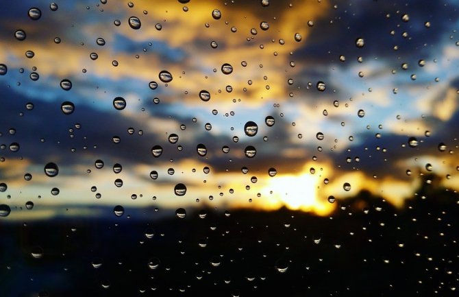 Oblačno, tokom noći kiša