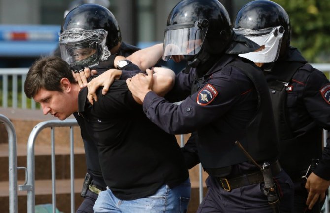 U Moskvi privedeno 600 demonstranata zbog nedozvoljenog mitinga