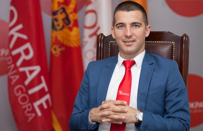 Bečić:  Protiv sam otimanja vjerskih objekata