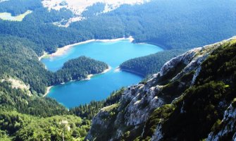 Djevojčica povrijeđena kod Crnog jezera, hitno transportovana helikopterom u KCCG