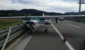 Pilot objasnio zašto je sletio na autoput: Želio sam da nikog ne povrijedim