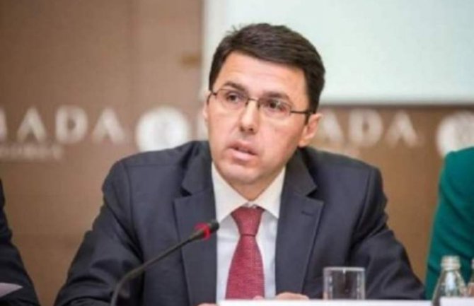 Radulović: Država dužna da obezbijedi poštovanje svojih državnih simbola