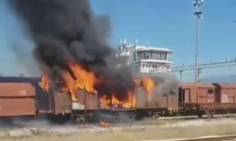 U Podgorici gorio napušteni vagon