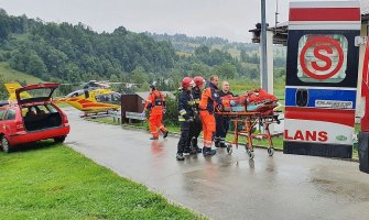 Poginulo pet osoba, 80 povrijeđeno u oluji i udaru groma