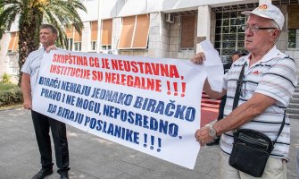 Poslanici da izmijene izborno zakonodavstvo u cilju ostvarivanja jednakog biračkog prava za sve građane