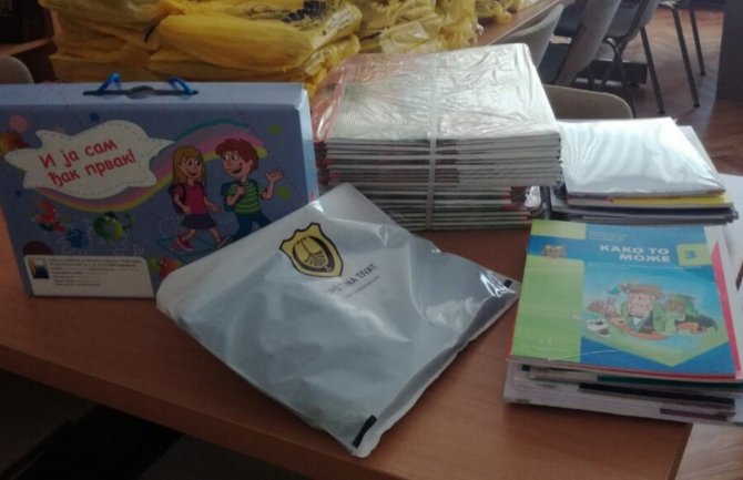 Tivat: Besplatni udžbenici za učenike od prvog do trećeg razreda, pokloni za prvake