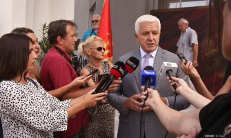 Državni službenici nijesu štetočine ovoj državi, normalno da dobijaju stanove