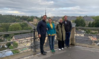 Premijer Luksemburga sa suprugom ugostio Brnabić i njenu partnerku