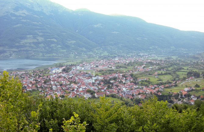 Plavljanin maloljetnicu odveo kući kao drugu ženu?