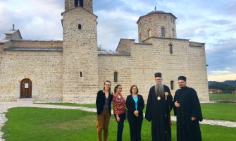 Ambasadorka SAD-a posjetila manastir Đurđevi Stupovi u Beranama (FOTO)