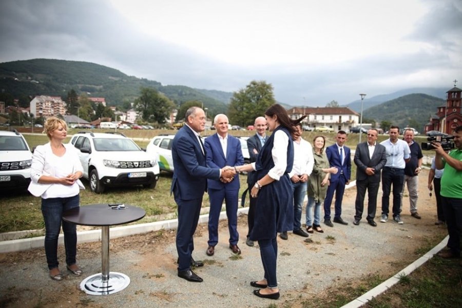 7032746923684343098774063616015013262655488n