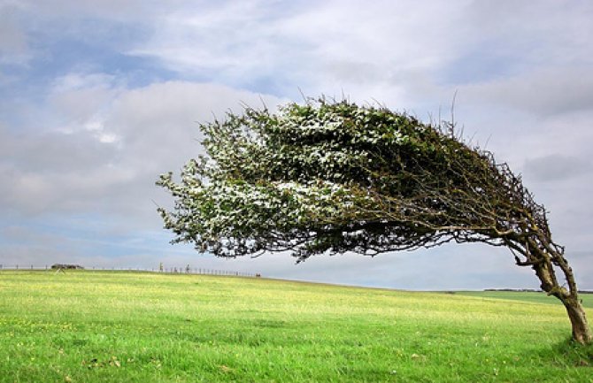Pretežno sunčano, jak vjetar