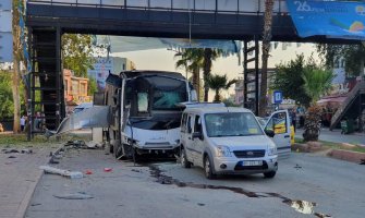 Turska: Bombaški napad na autobus pun policajaca