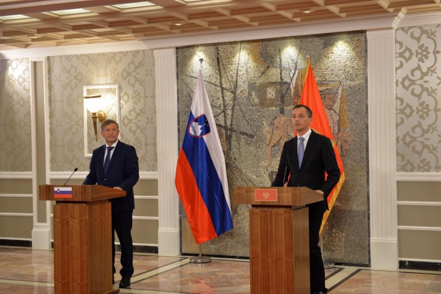 7117133725103762125298327850593175000317952n