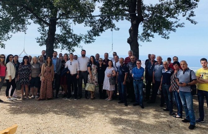 Demokrate predlažu glasanje pečatom, a ne olovkom