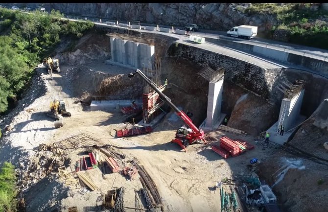 Vijadukt dužine 52 metra ka Spužu i Piperima
