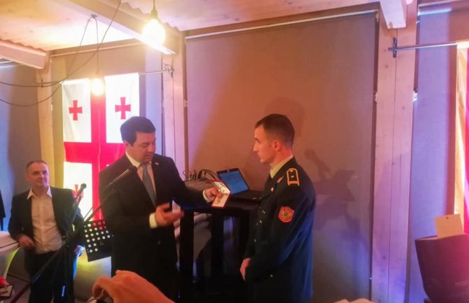 Majoru Bulajiću odlikovanje Gruzije: VCG kredibilan i pouzdan partner čiji pripadnici doprinose očuvanju mira i stabilnosti