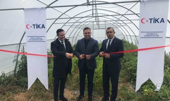 TIKA u saradnji sa Opštinom Bijelo Polje donirala plastenike za 10 porodica