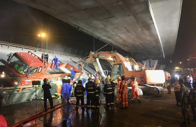 Kina: Srušio se nadvožnjak, tri osobe poginule(VIDEO)