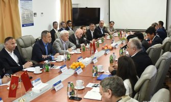 Marković sa graditeljima Autoputa: Zadovoljan sam radovima, ubuduće očekujem još veću pažnju, koncentraciju i efikasnost