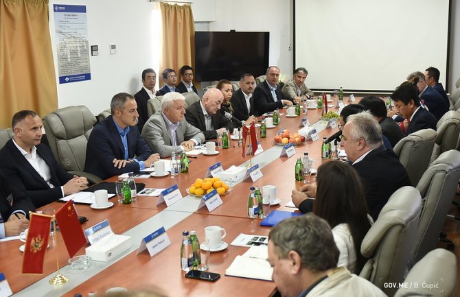 Marković sa graditeljima Autoputa: Zadovoljan sam radovima, ubuduće očekujem još veću pažnju, koncentraciju i efikasnost