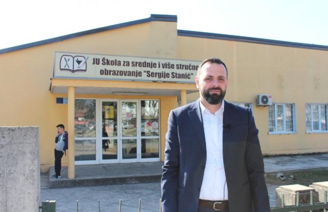 Rekonstruisan krov škole 