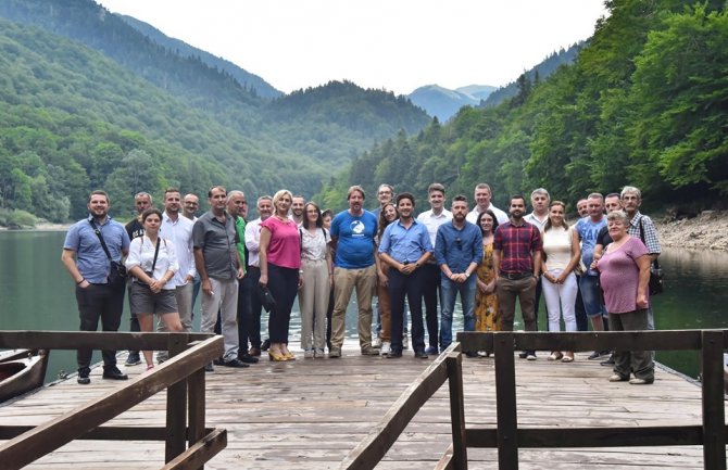 URA: Pobjeda građana, Vlada shvatila da “Dalje neće moći”