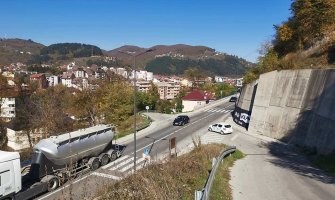 Crna tačka skupe bjelopoljske zaobilaznice: Djeca i vozači svakodnevno u opasnosti (VIDEO)