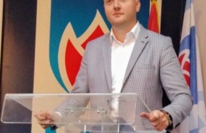 SNP: Premijer i ministarka da plate obeštećenje zbog mHe