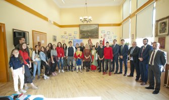 Cilj digitalizacije je bolje razumijevanje gradiva, a ne vezivanje djece za ekran