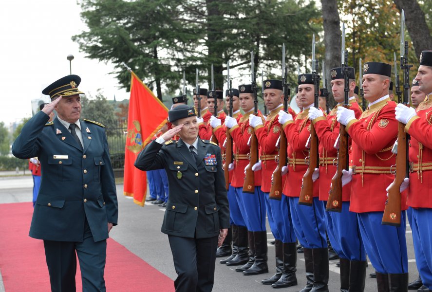 48989653283898d891a47o